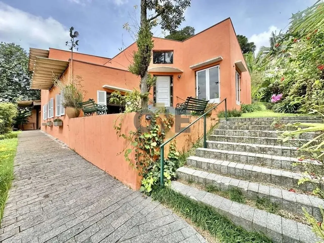 Casa com 4 dormitórios, sendo 2 suítes para venda - Granja Viana - Cotia