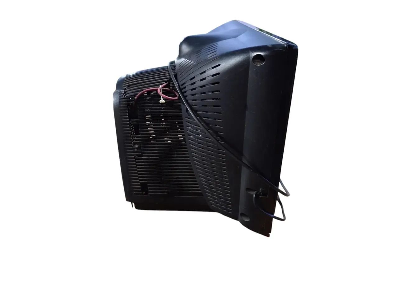 Tv antiga com suporte para parede