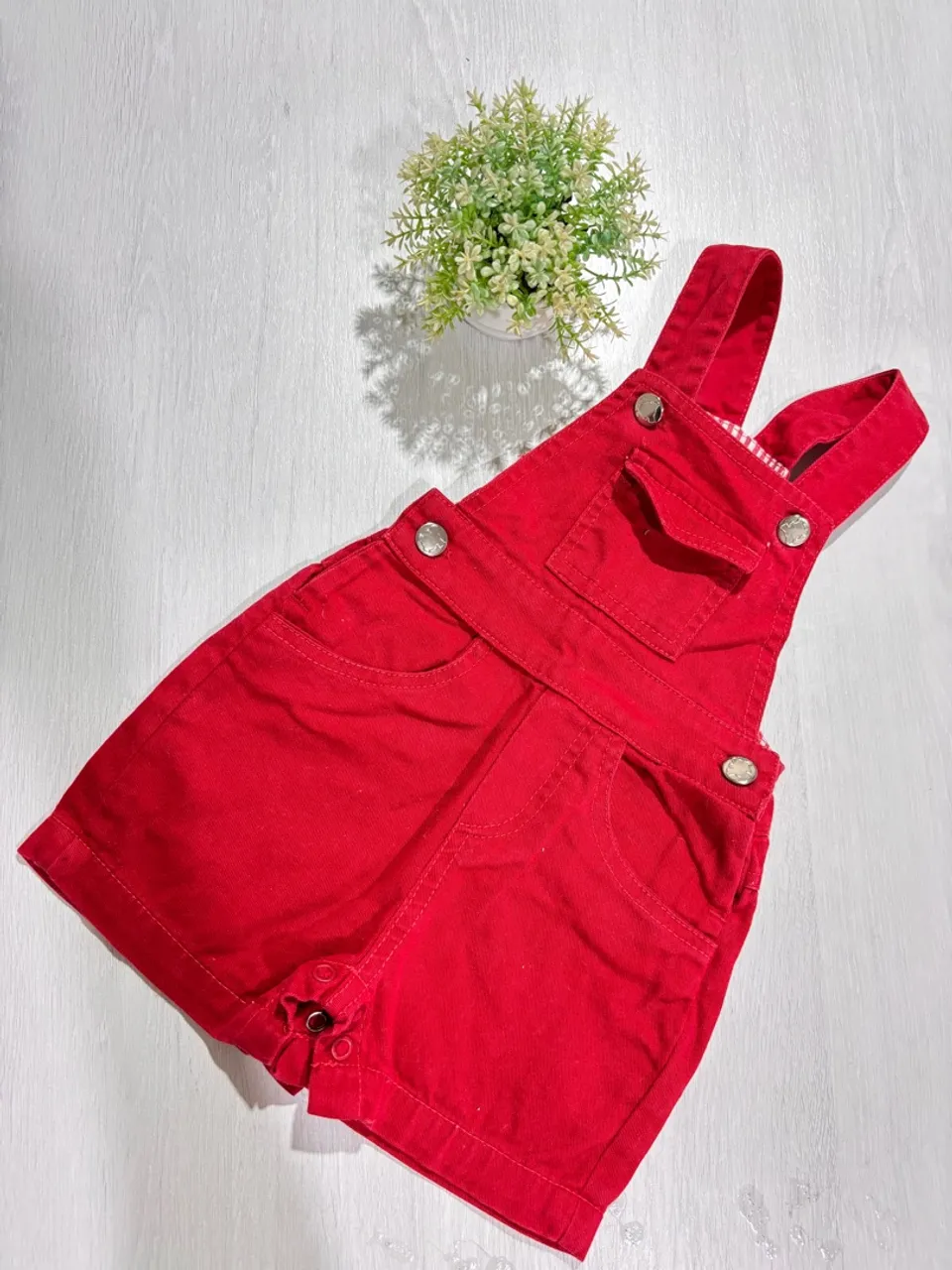 Macacão Shorts Vermelho Infantil