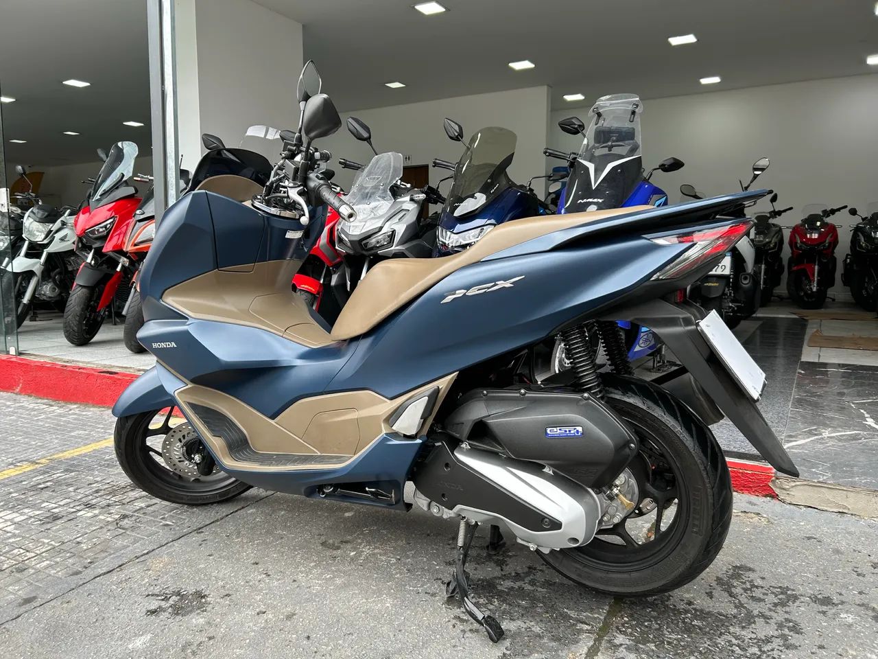 Honda Pcx 160 Dlx Ano 2023 - Foto 2
