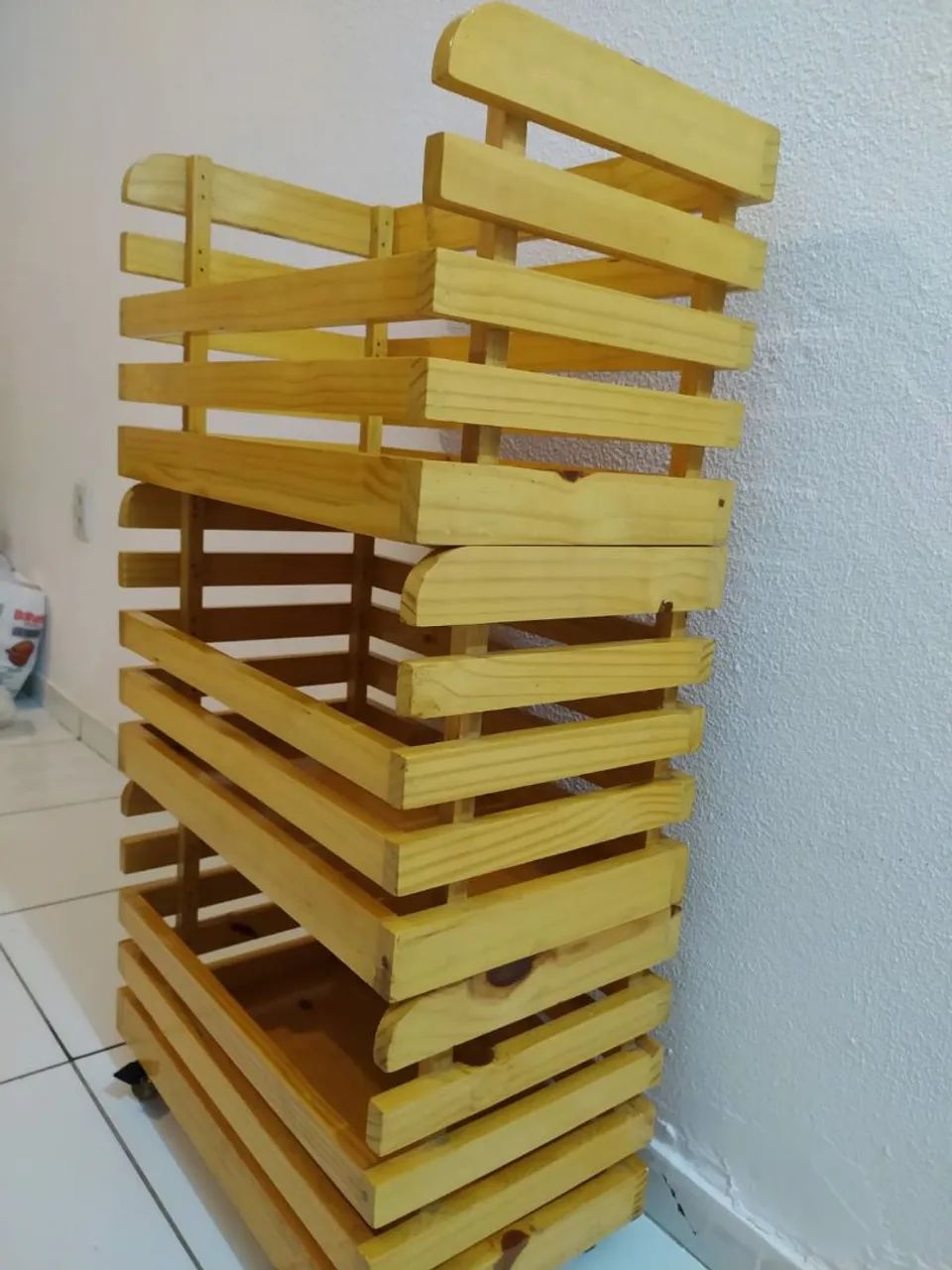 Pine wood fruit bowl / organizer.