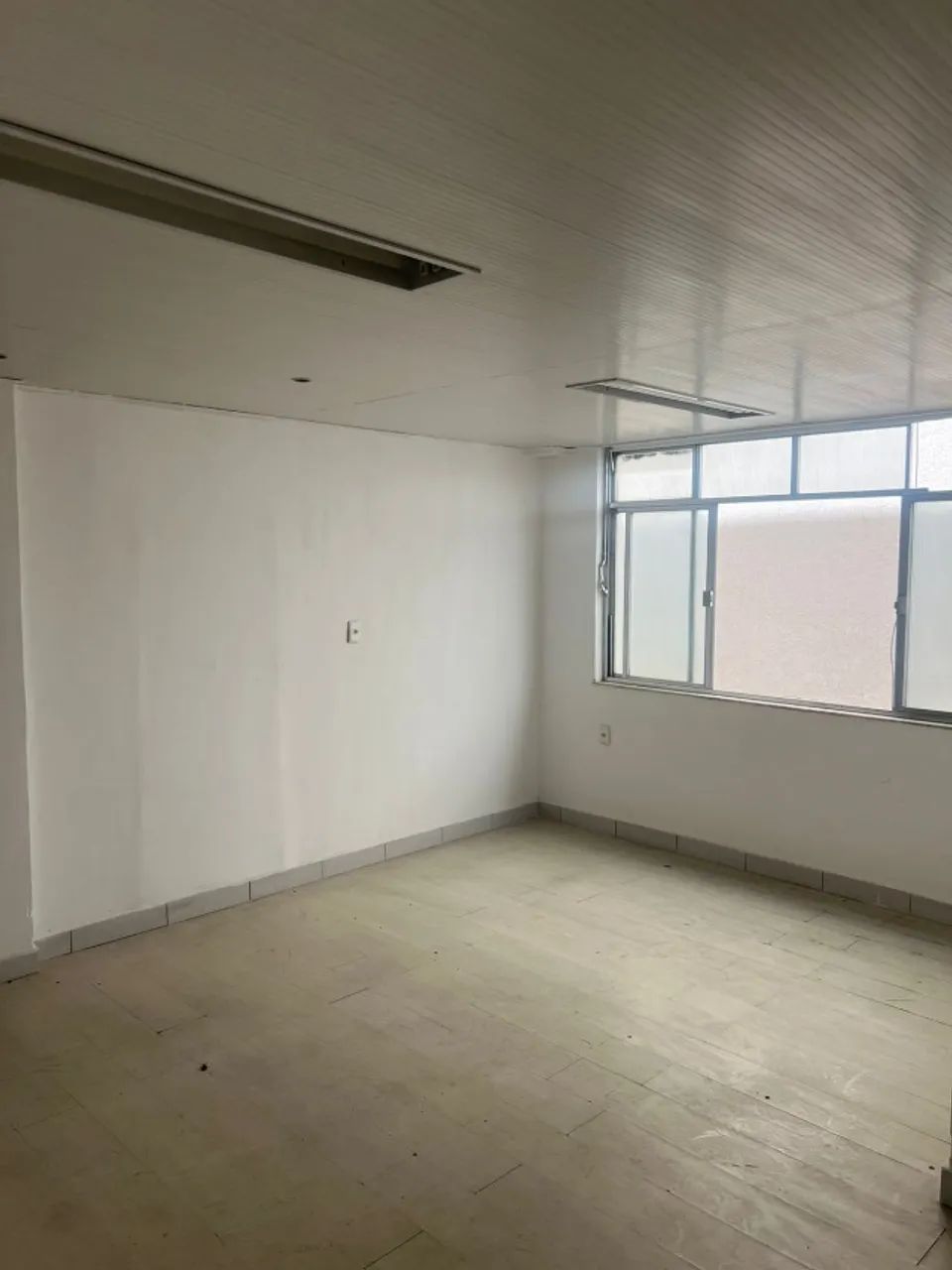 Alugam-se Salas de fundos, a 200mts da estação de Bangu - Foto 5