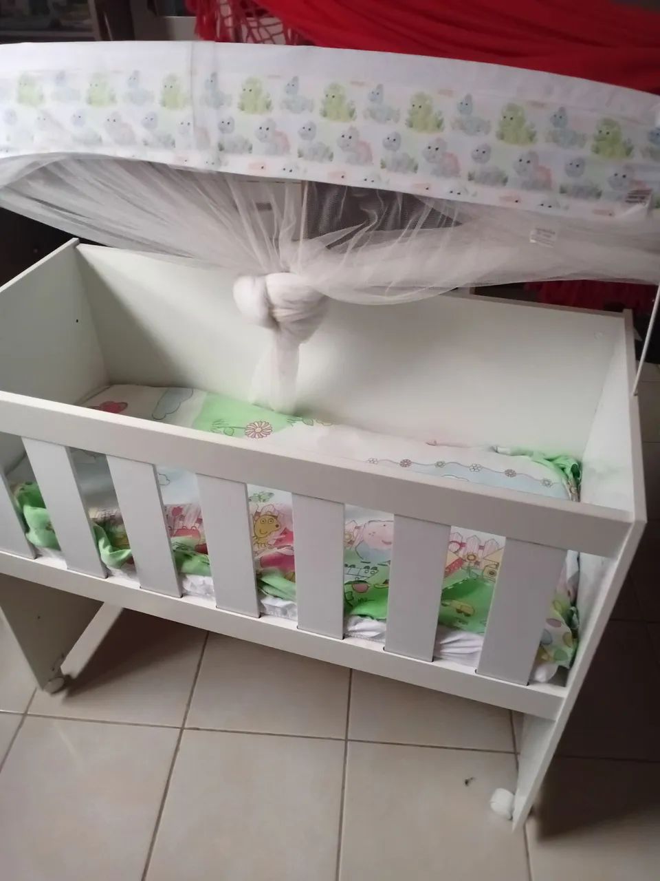 Vendo mine Berço de Bebê acompanha colchão apenas 1 mes de uso - Foto 4