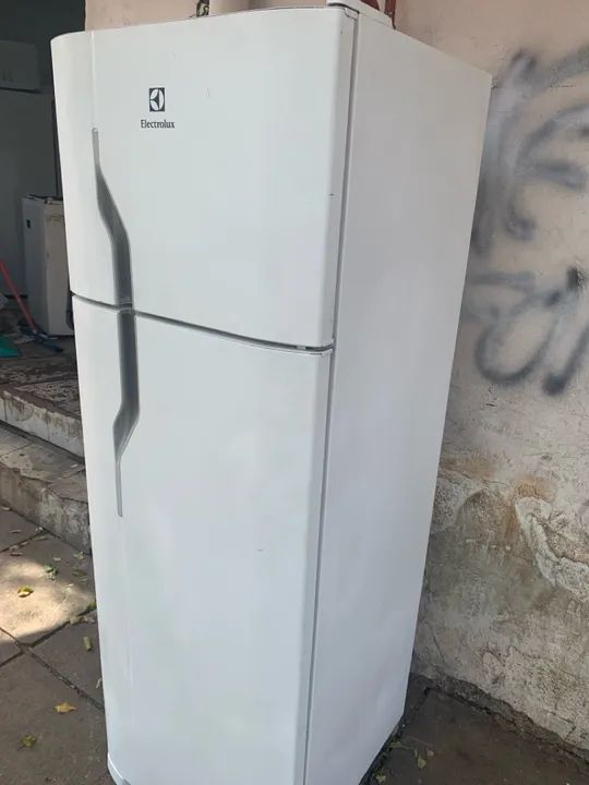 Geladeira Eletrolux Duplex Frost Free - Usada  - Foto 2
