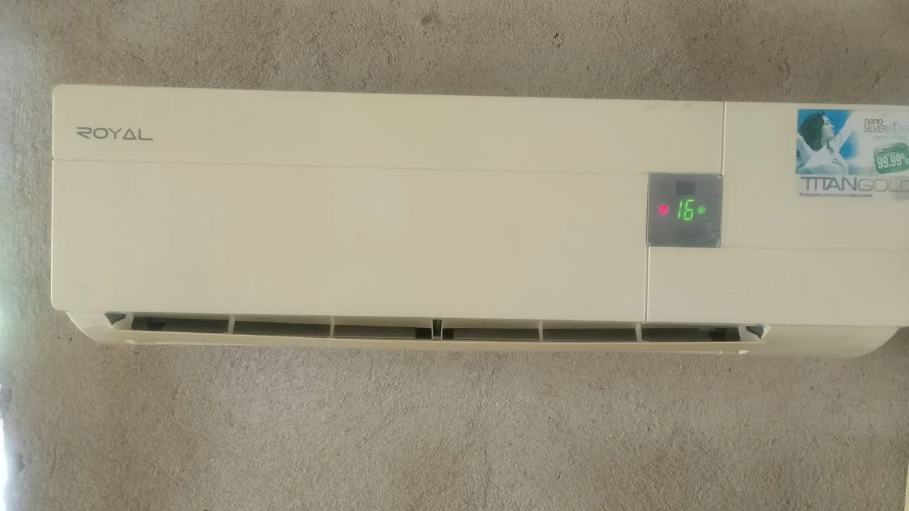 Ar Condicionado Royal 9 mil BTUs - Titan Gold