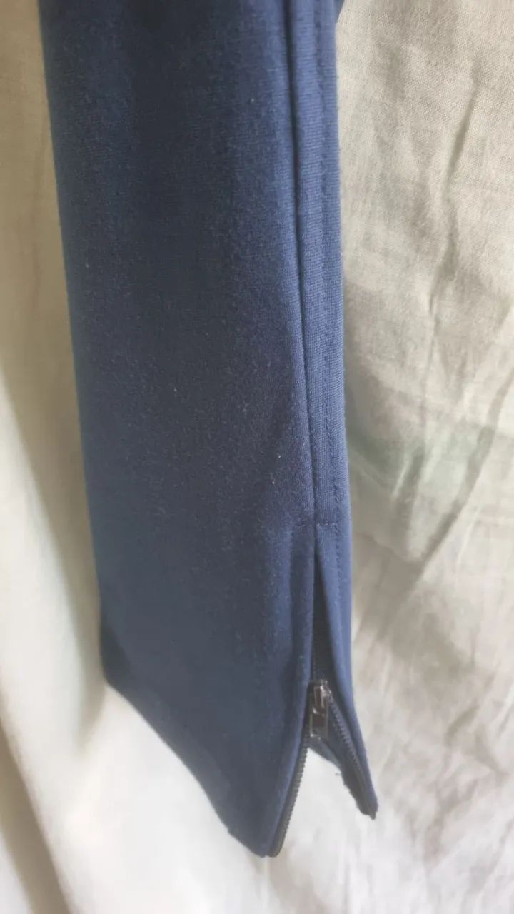 Calça azul com detalhes e elegância - Foto 3