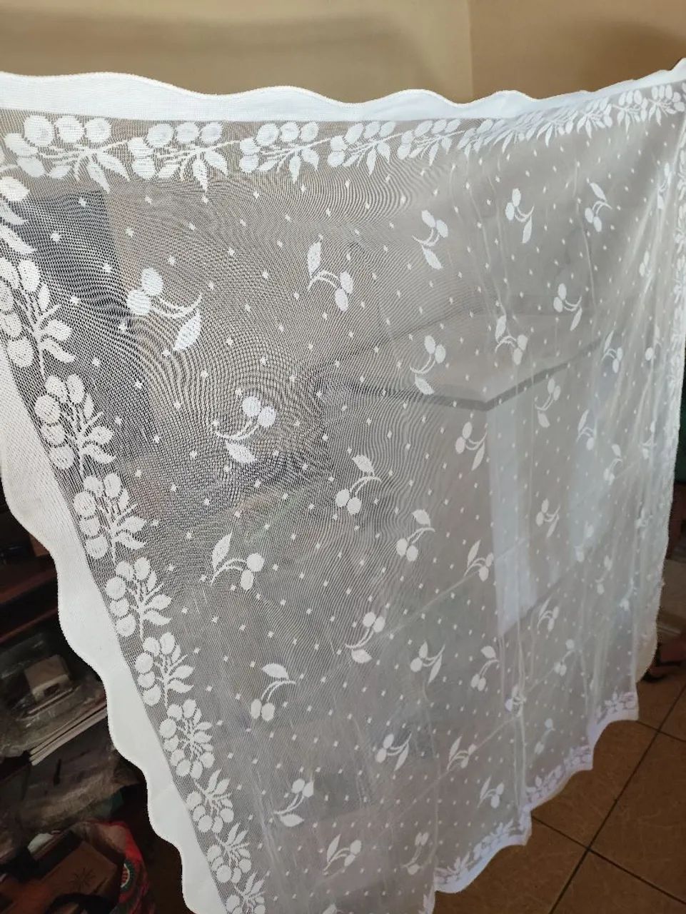 Jogo de Toalha de Mesa em Renda Bordada