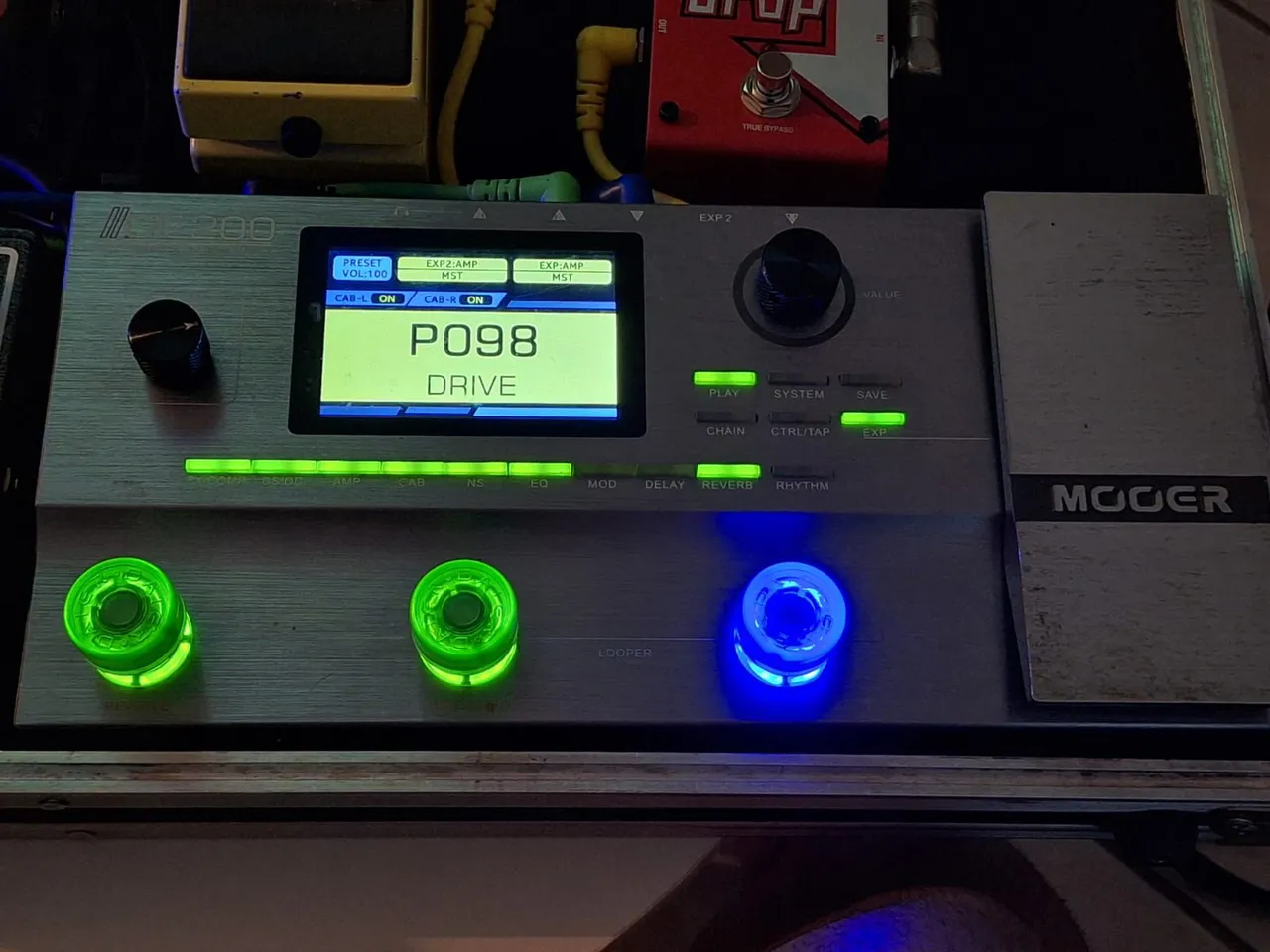 Mooer ge200 com caixa