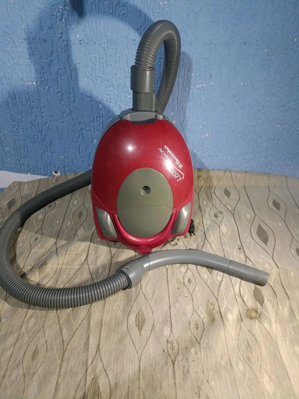 Aspirador listo 1300 Eletrolux 1300(usado)