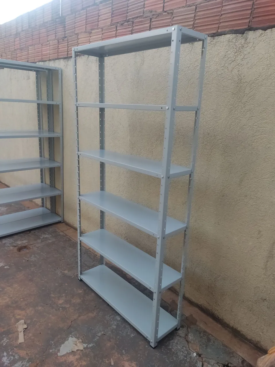 Prateleira de aço nova 6 bandejas, $365 a unidade!