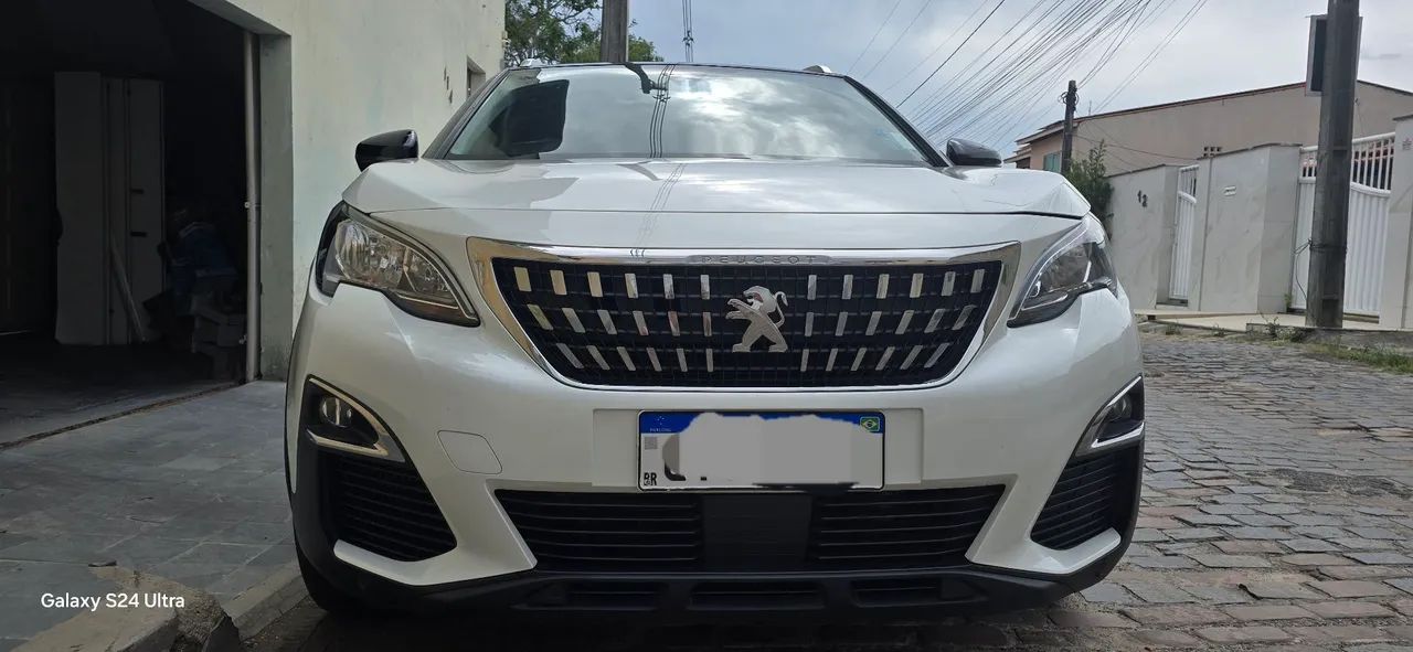 Peugeot 3008 pouco rodado