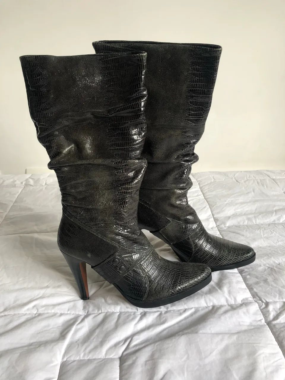 Bota couro True Religion importada tamanho 36