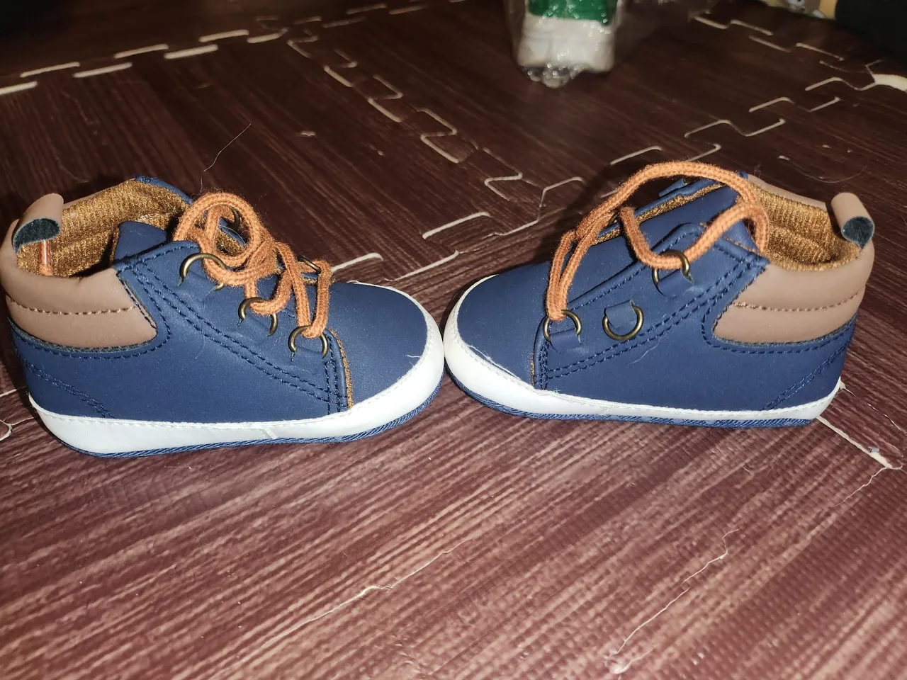 Tênis Bebê Azul Marinho nunca usado tamanho 18