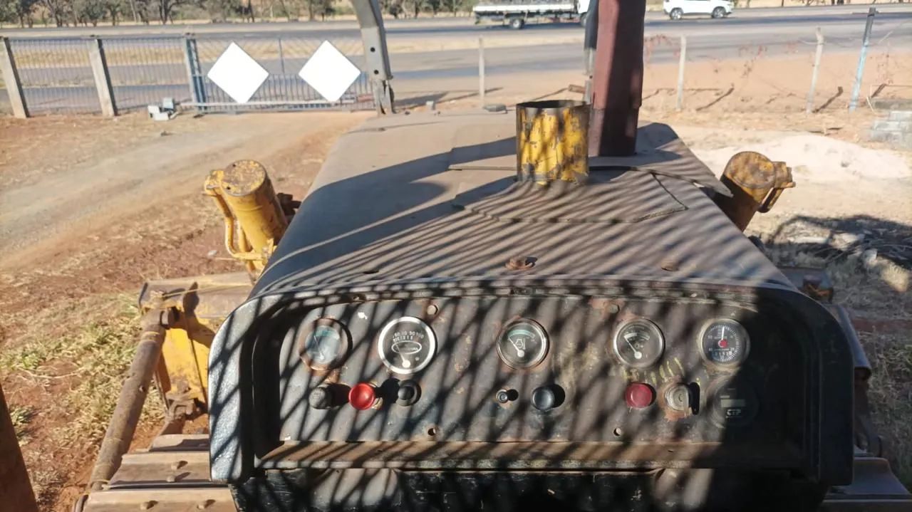 Trator de Esteira 850d motor novo  - Foto 6