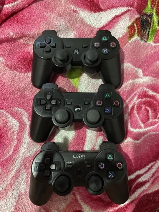 3 Controles de PS3 - seminovos