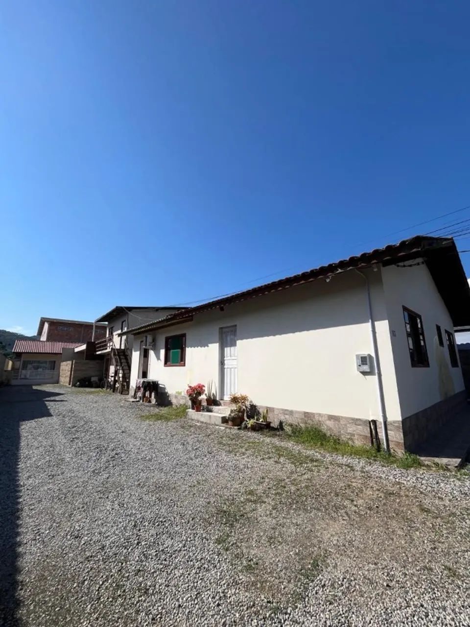 Terreno com 846,40m² com casas no Campeche. - Foto 2