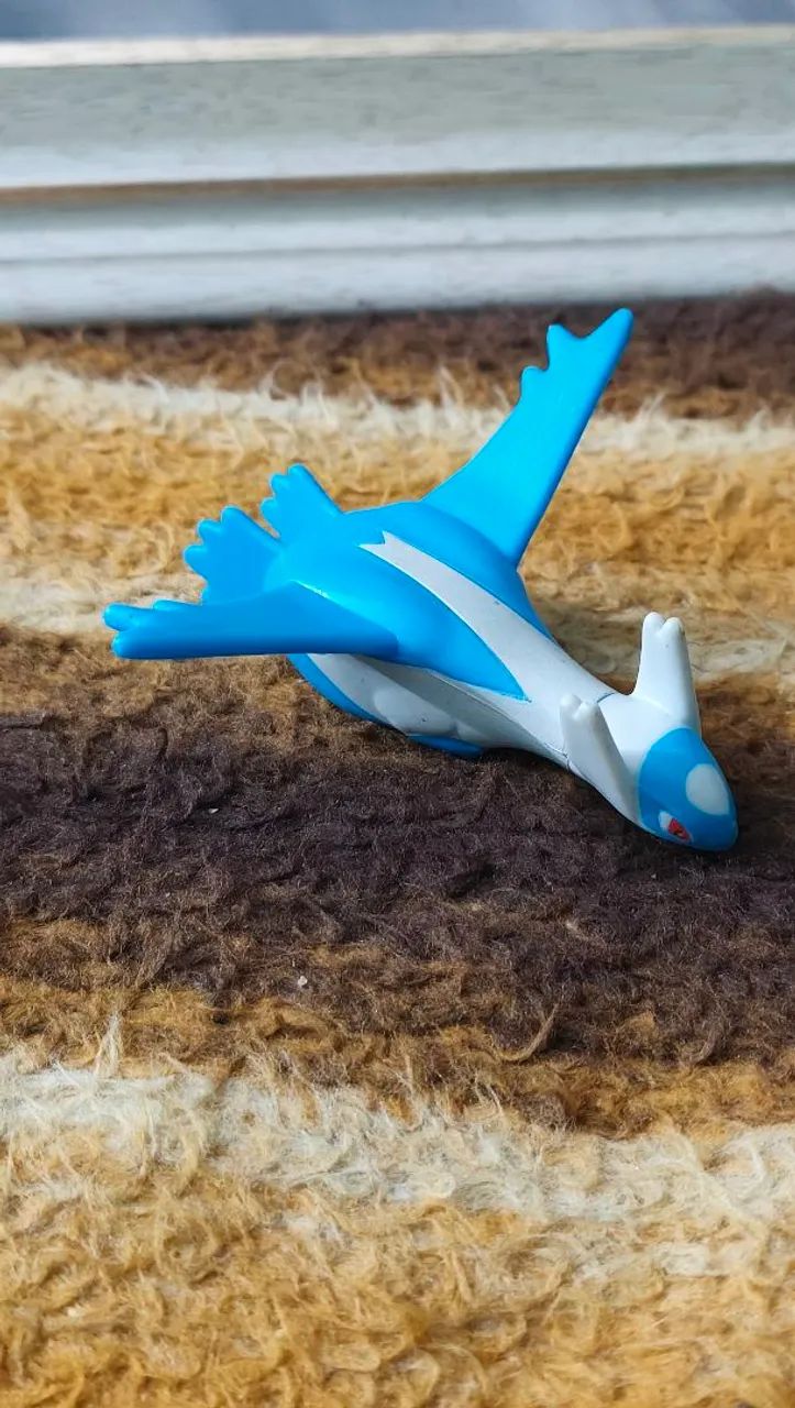 Kit Pokémon - Necessaire + Zekrom + Latios + Brinde Surpresa<br> - Foto 5