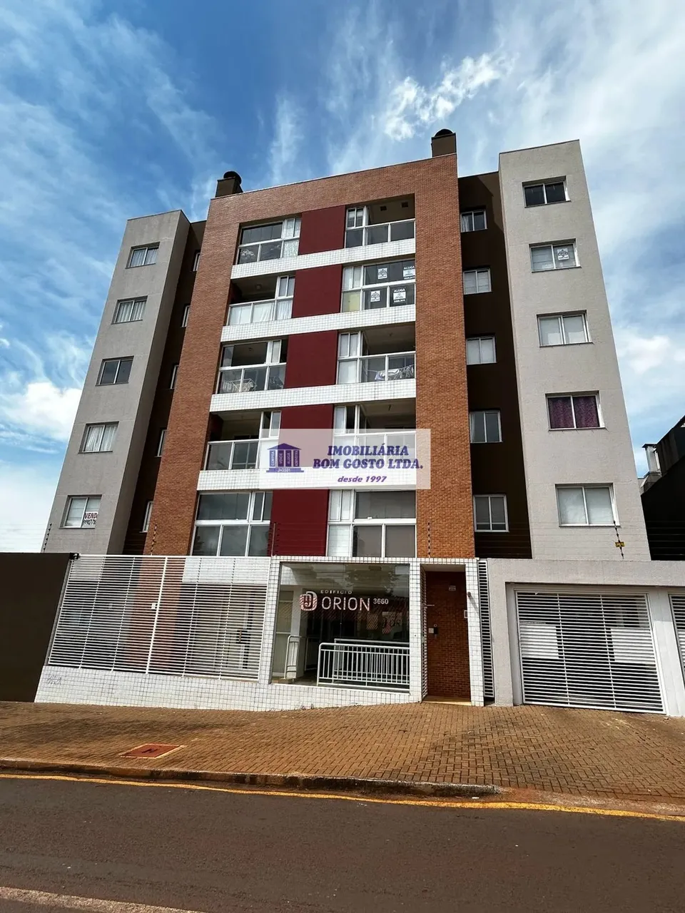 Imóvel para aluguel possui 90 metros quadrados com 3 quartos em Canadá - Cascavel - PR