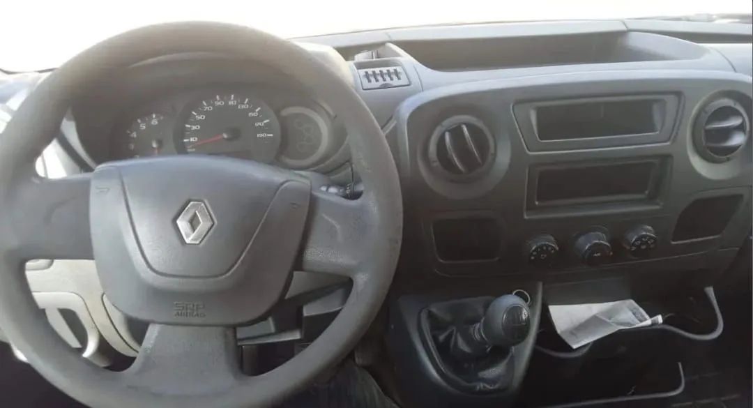 VAN MASTER  2.2  COMPLETA  21 LUGARES.  PASSO DIVIDA  - Foto 4