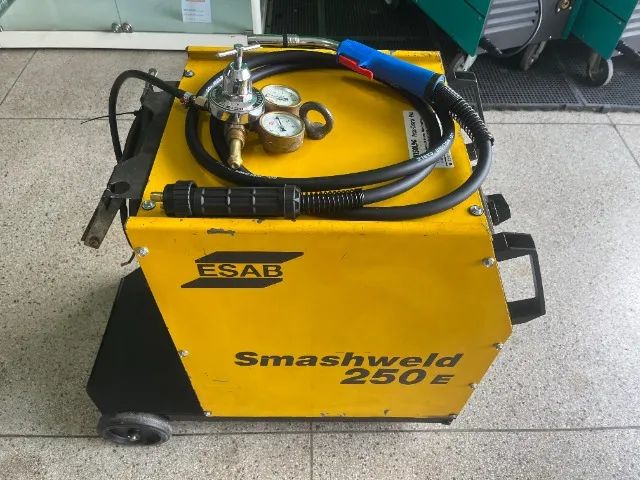 Maquina de Solda Mig Smasheld 250 Esab Trifásica (Usada) - Foto 2