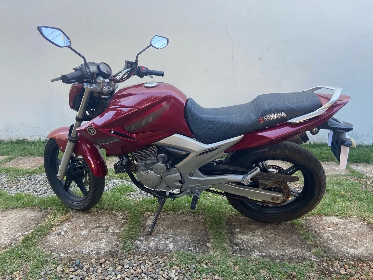 Moto fazer 2012 abaixo da tabela