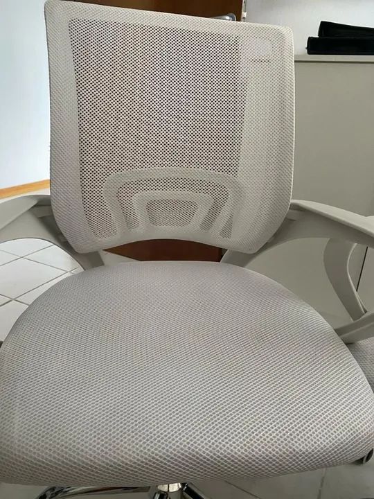 Cadeiras para escritorio - pouquíssimo uso, comprei na Leroy.. - Foto 5