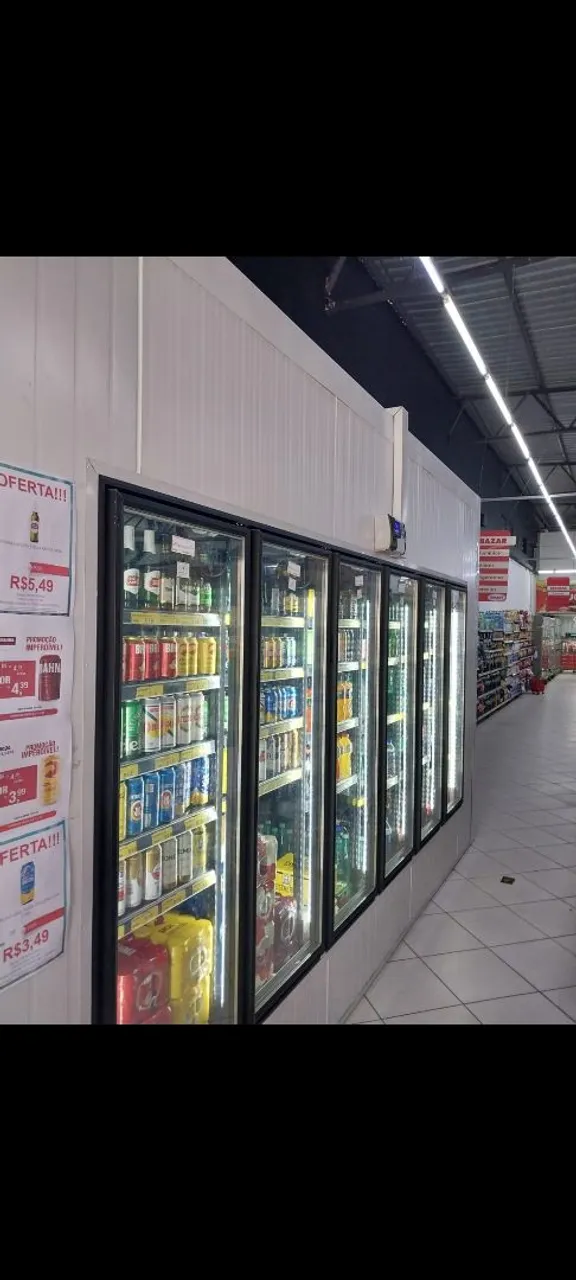 Câmaras Frias para Bebidas - Expositores Refrigerados