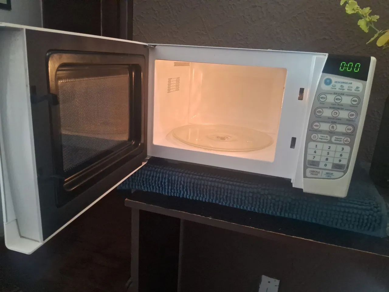 Microondas Electrolux 20 litros ( Funcionando perfeitamente) - Foto 4