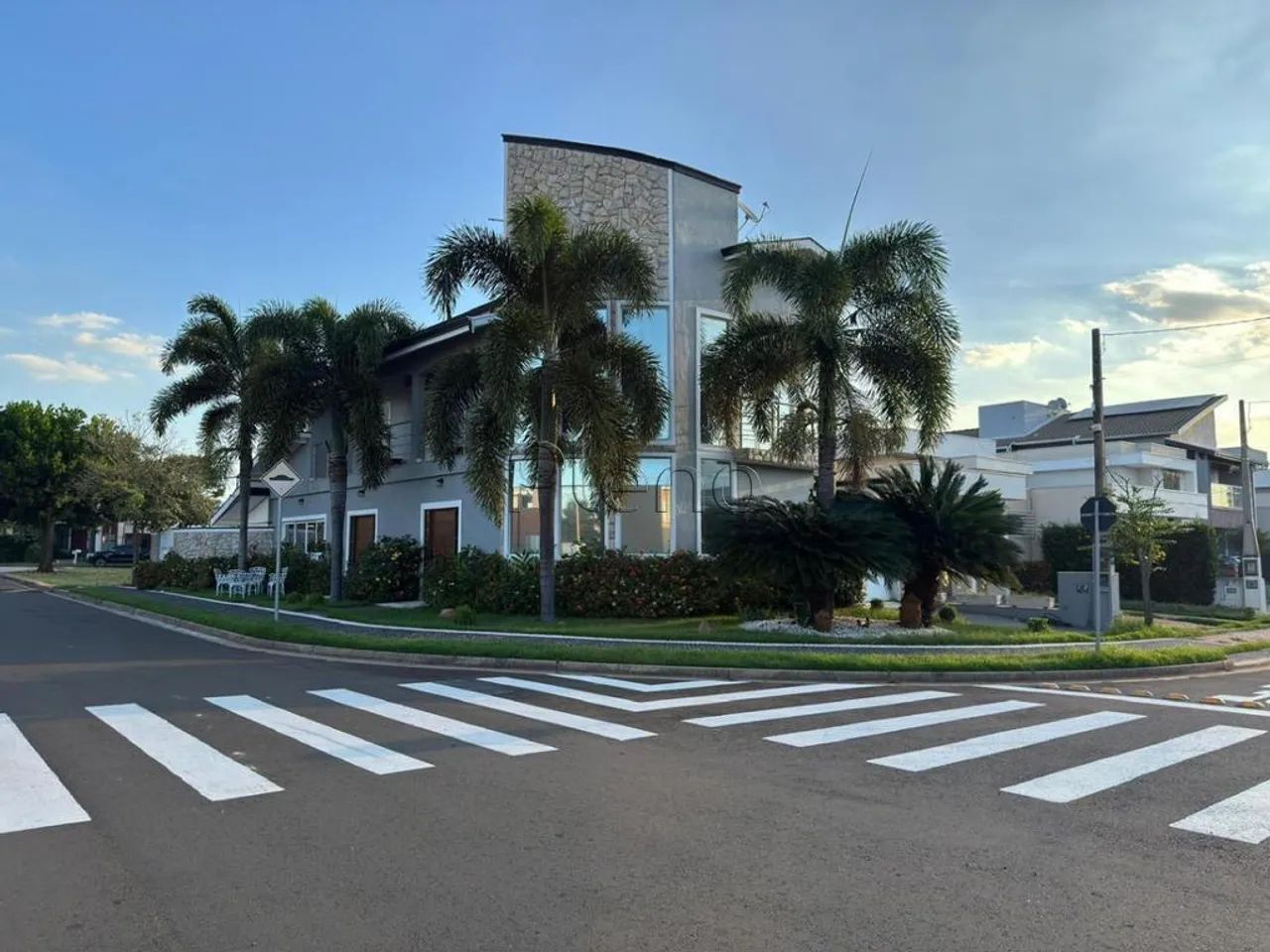 Sobrado à venda em Paulínia, Parque Brasil 500, com 3 quartos, com 297 m² - Foto 3