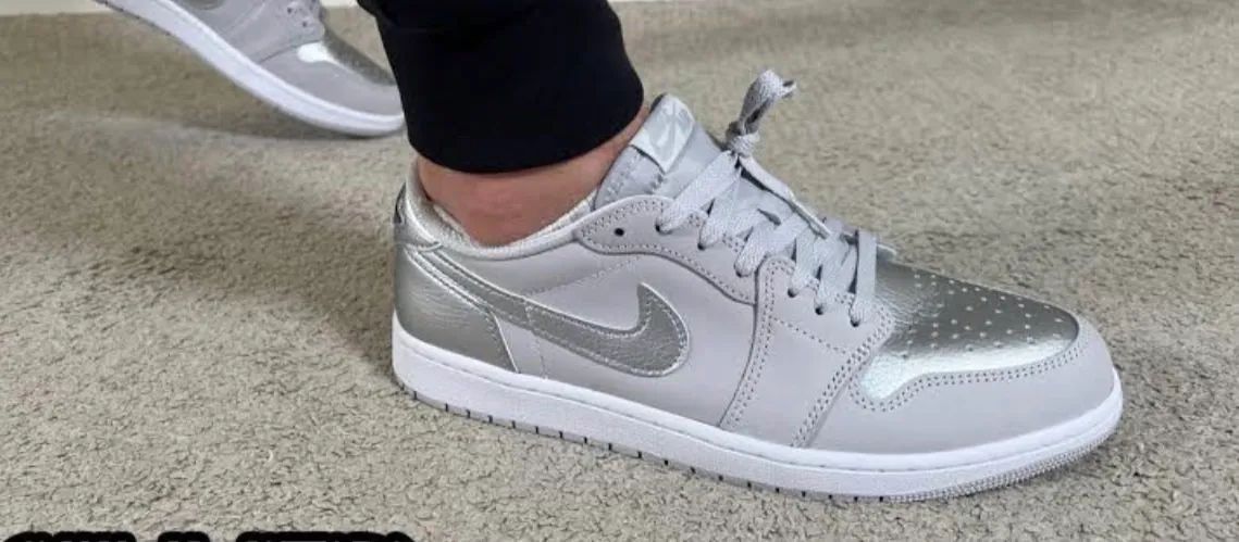 Air Jordan 1 Low OG "Silver"