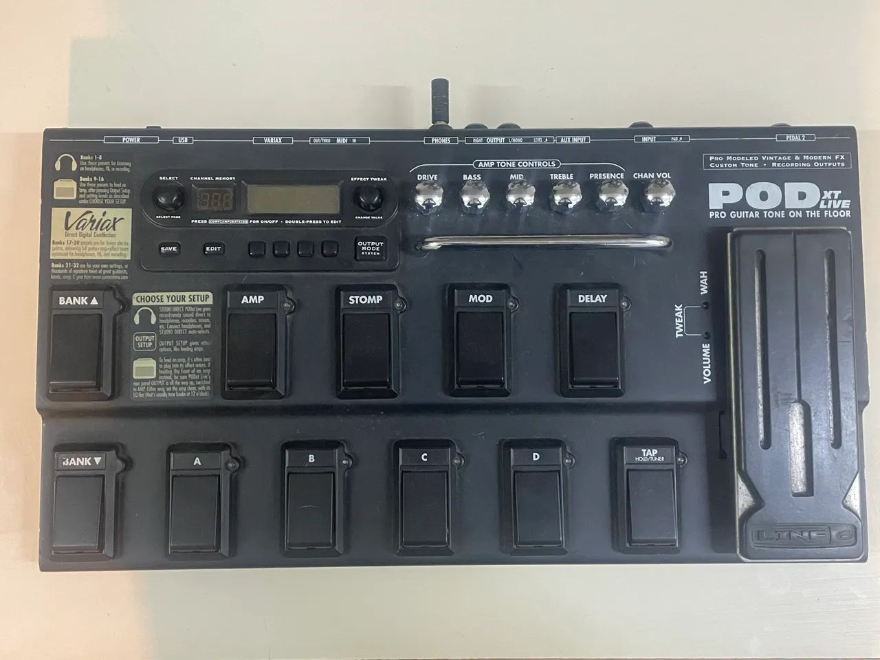 Pedaleira Line 6  XT LIVE - Foto 4
