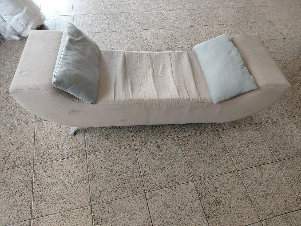 Namoradeira c/ 2 almofadas med.1.55 comp.