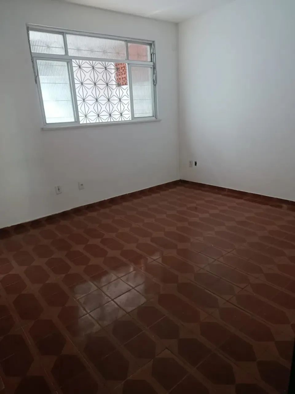 Casa espaçosa com 2 quartos e garagem - Foto 3
