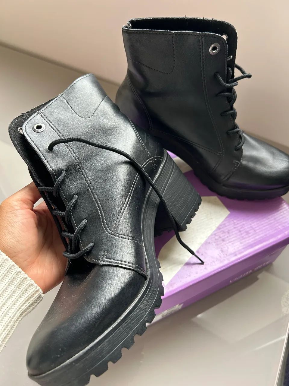 Bota Preta com Salto Usada Excelente Estado  - Foto 3