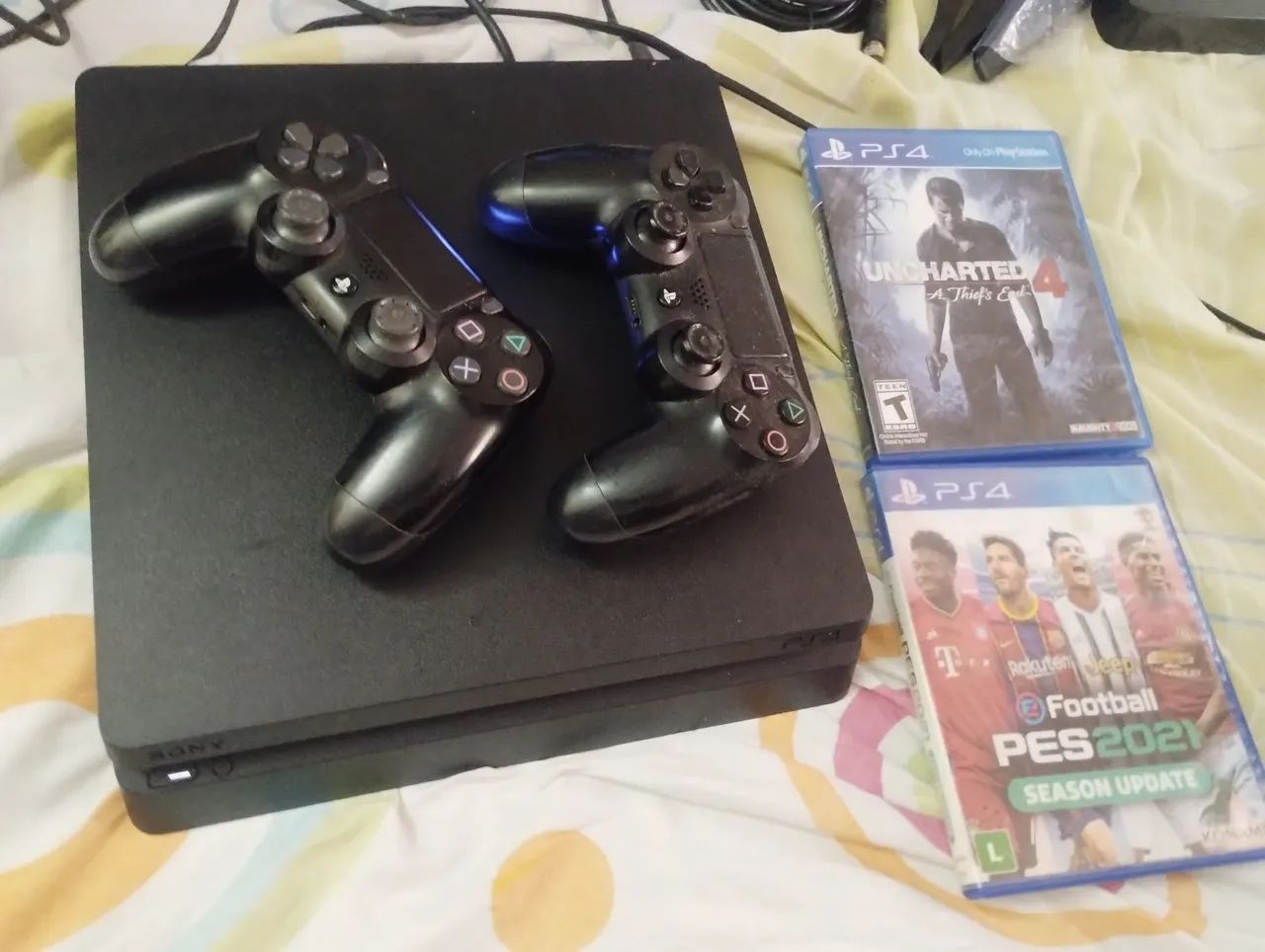 Ps4 + tv 32 zero completao zero com todos os acessórios podemos