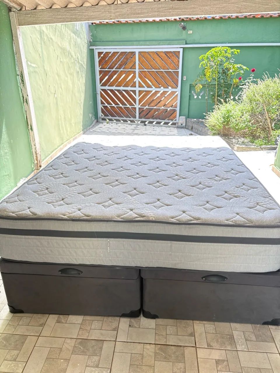 Cama Queen Box Baú 