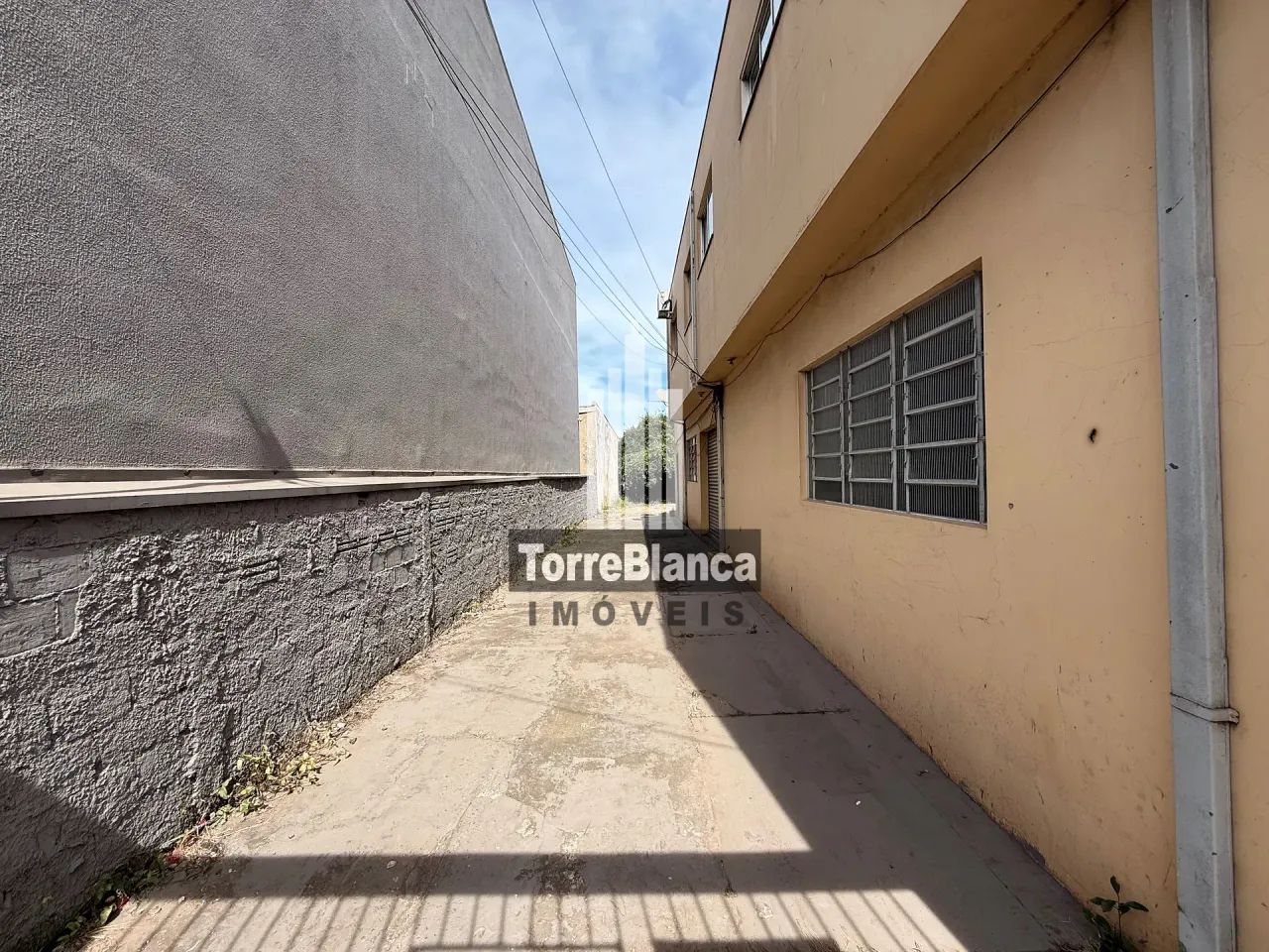Terreno com Construção para locação, Amplo Espaço, Chapada. - Foto 2