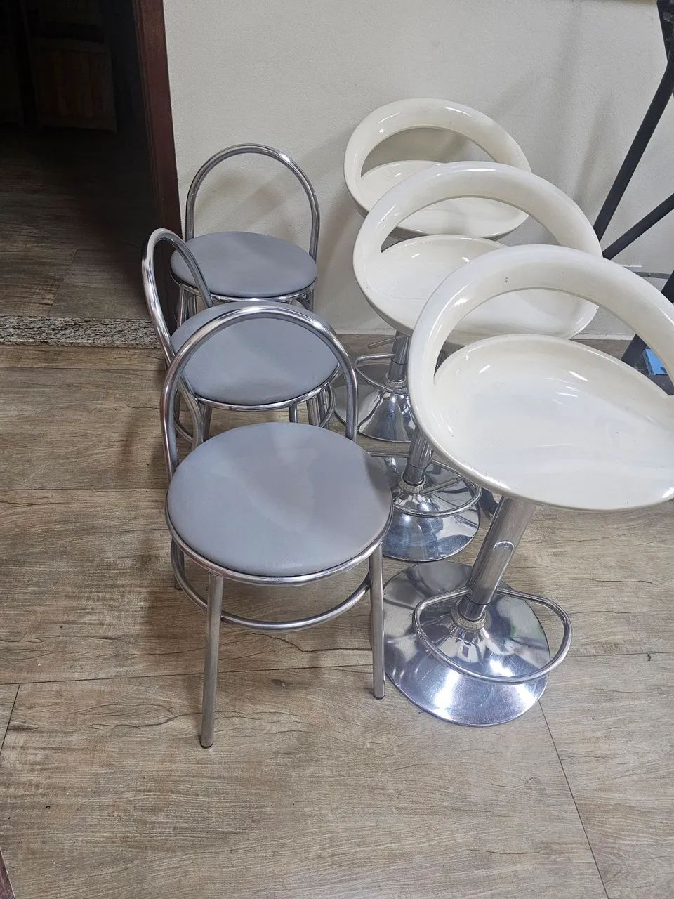 Conjunto de  Banquetas  3 articulares e 3 fixas 