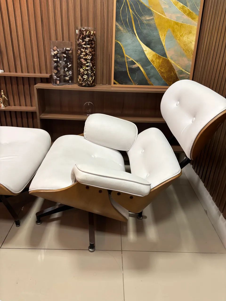 Poltrona com Puff Charles Eames novíssima, praticamente nova  - Foto 3