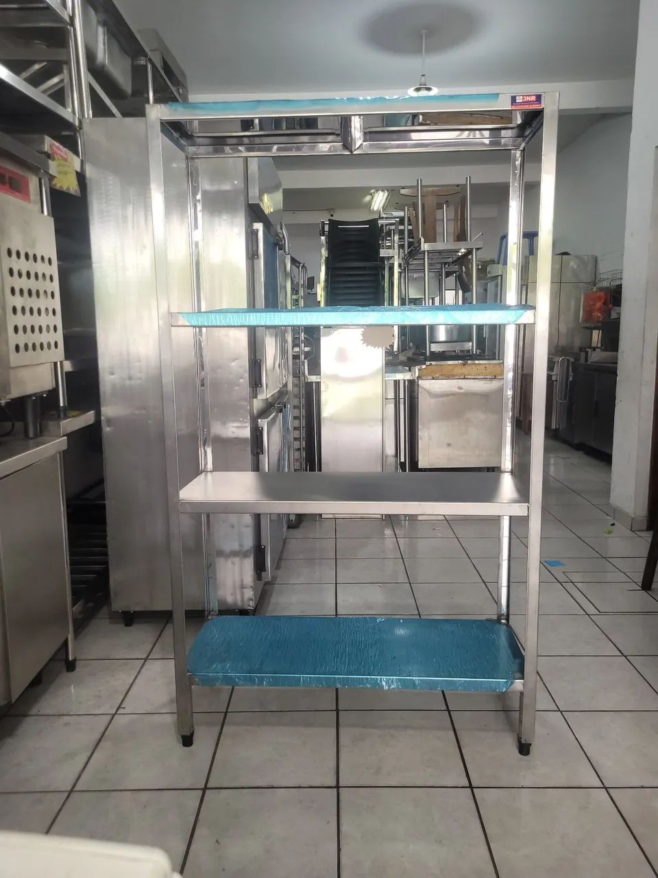 PRATELEIRA INOX COM 4 PLANOS 