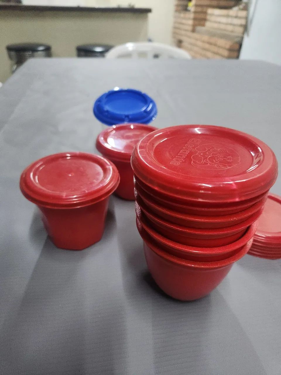 Potes de extrato de tomates e latas de leite ninho vazios - Foto 2