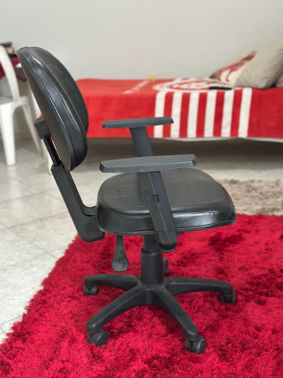 Cadeira executiva (P/ escritório)- Nova 