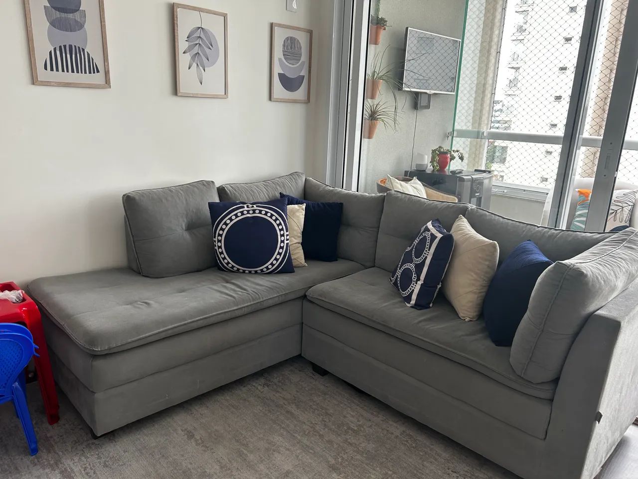 Sofá konfort house cinza em L 5 lugares