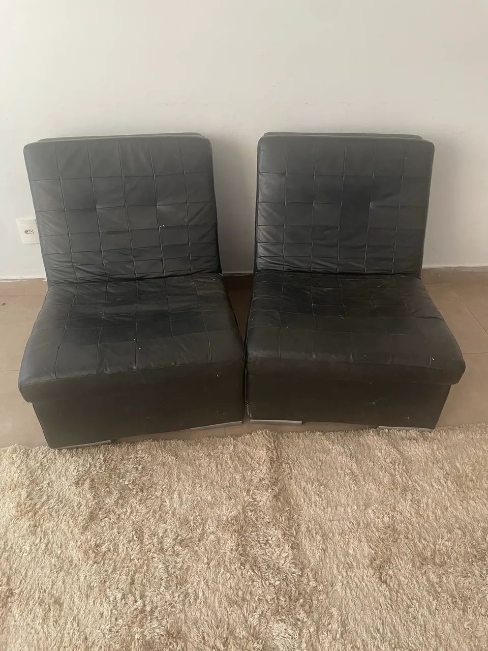 2 Poltronas de couro 