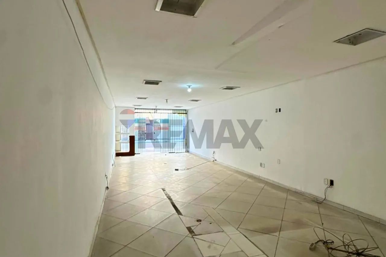 Ponto comercial de 112m² próximo à Praça da Bíblia - Foto 3