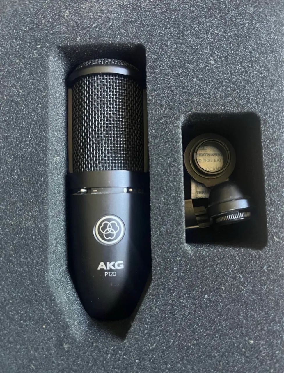 Microfone condensador AKG 