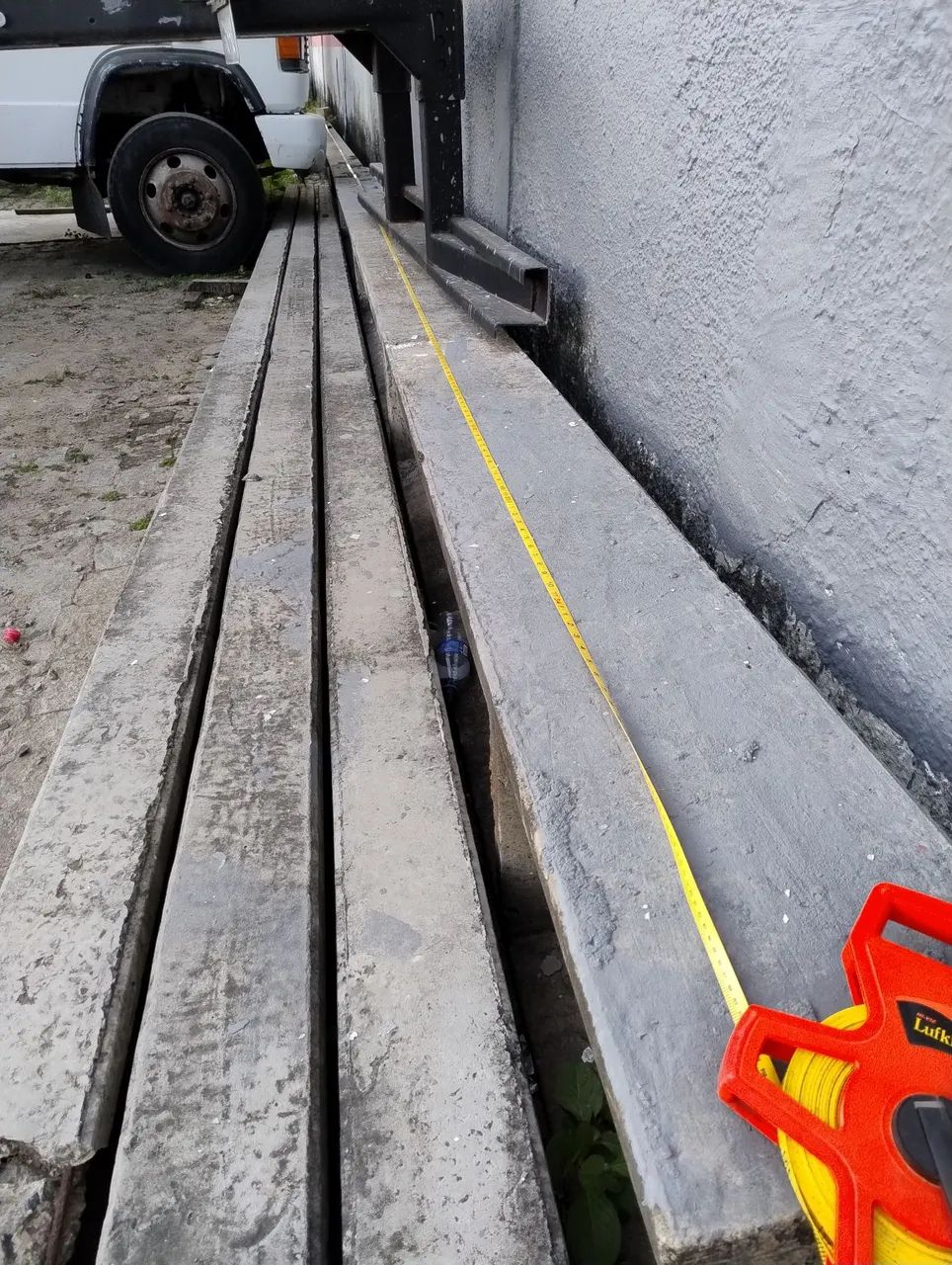 Poste de Concreto - 7 e 11 metros - Imperdível - Para vender logo e desocupar espaço. 