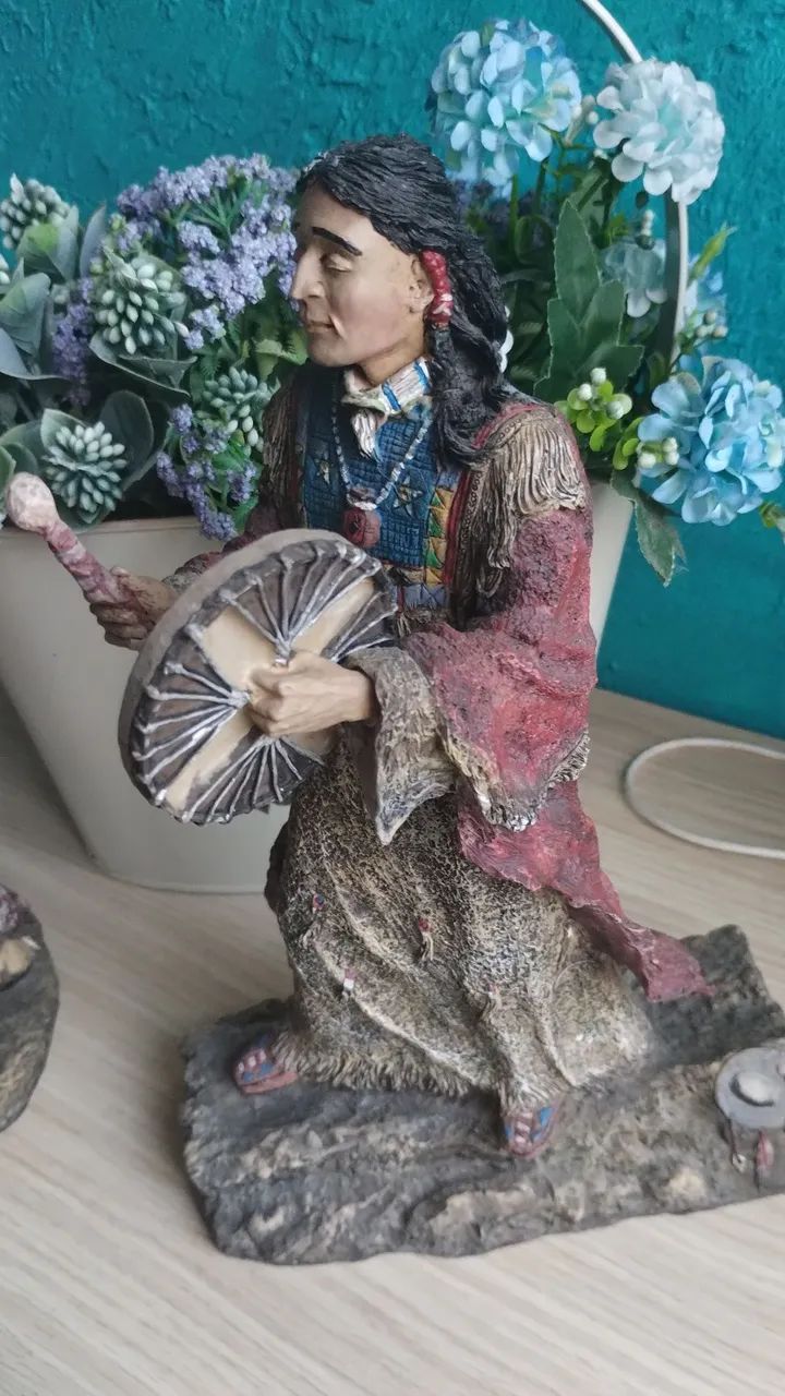 2 Índios Xamãs em resina - Foto 5