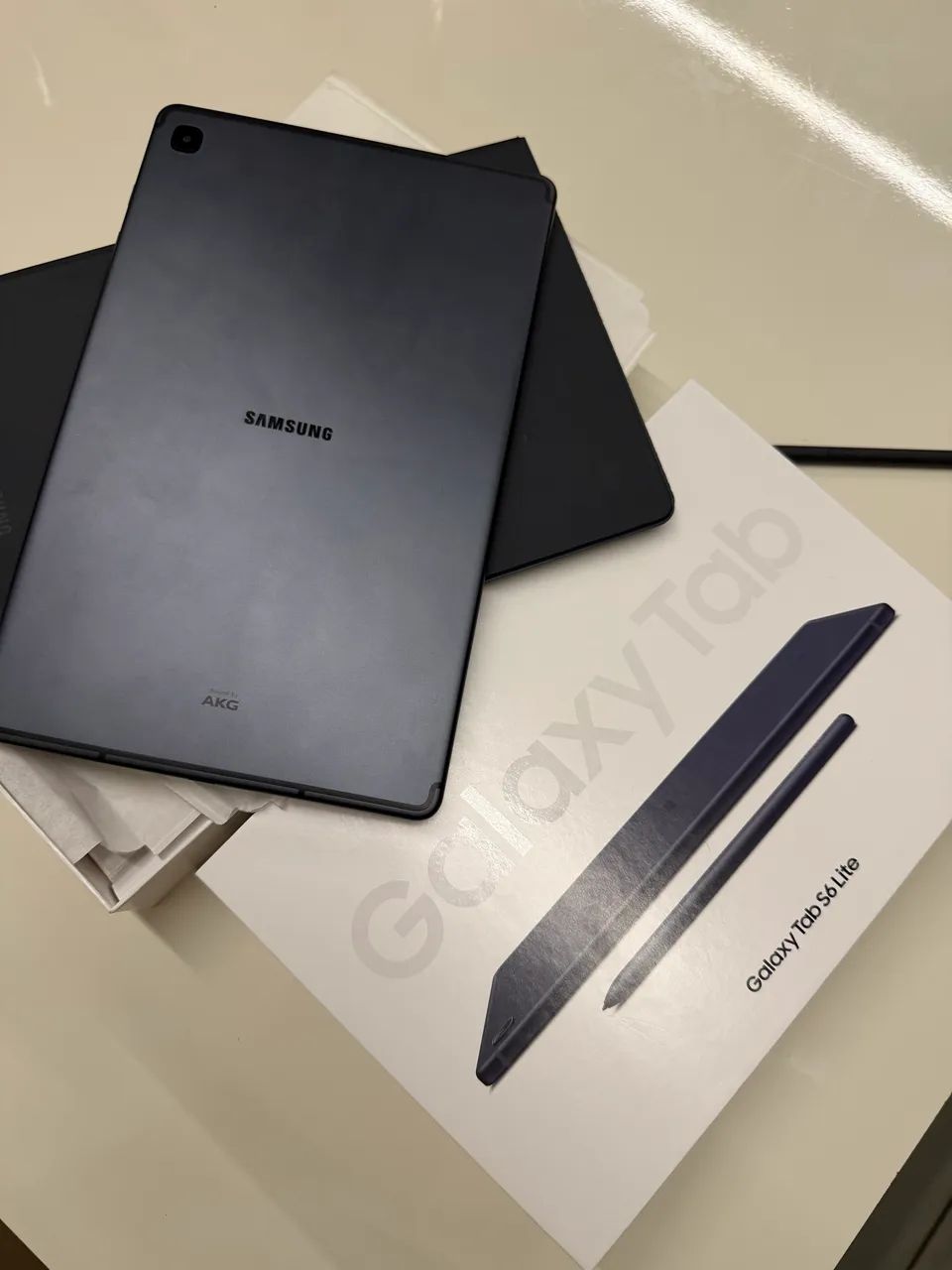 Tablet s6 lite novíssimo ?