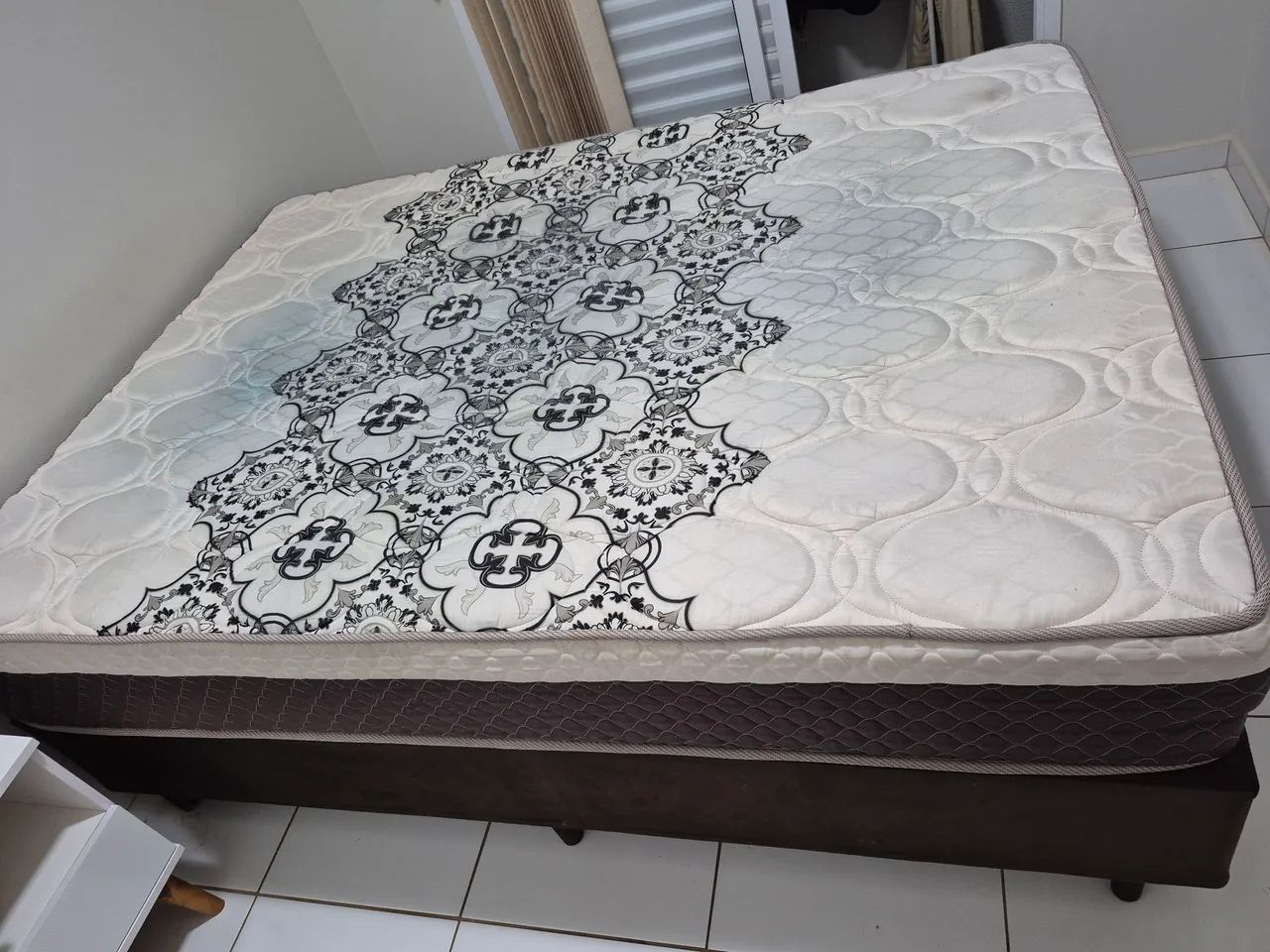 Cama box molas ensacadas